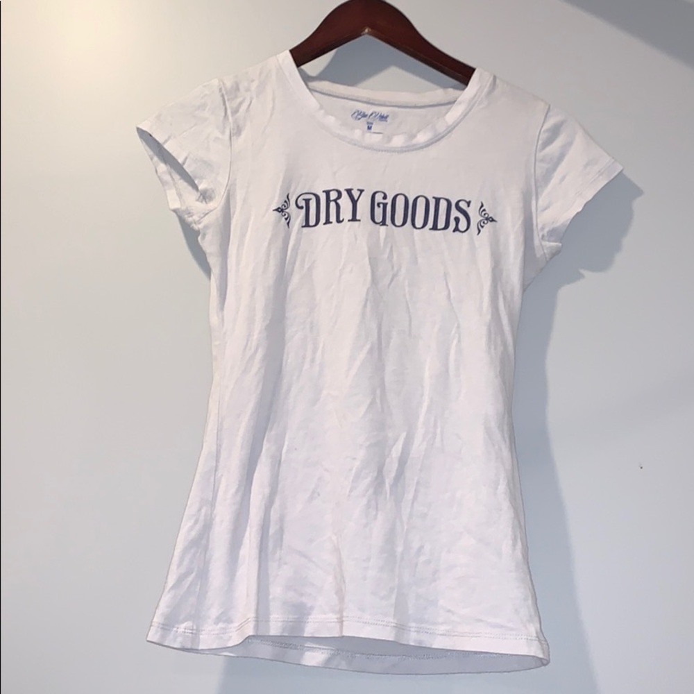 A cute Dry Goods logo t-shirt.